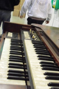 Old Hammond electric organ